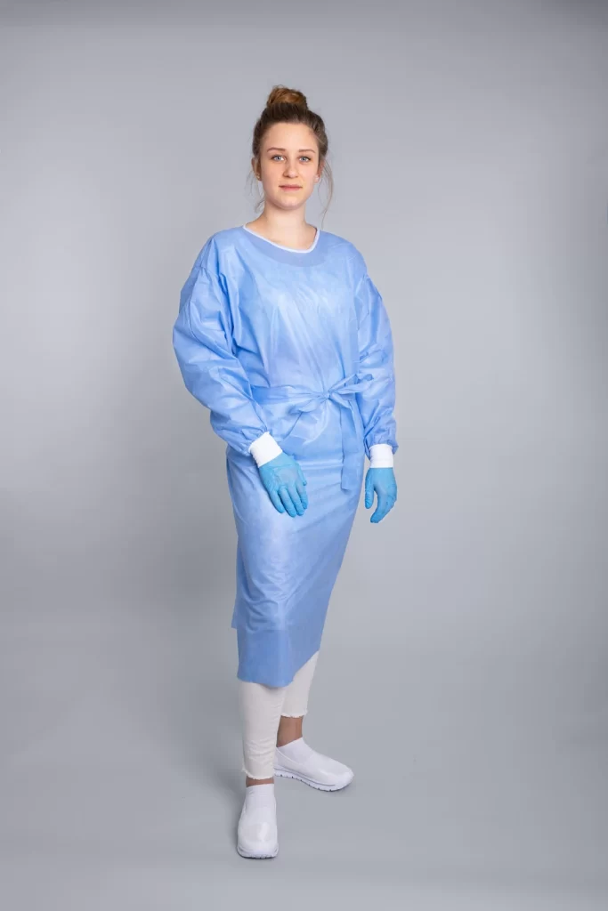 Produktfotografie mit Model Infektionsschutzkittel (SMMS)