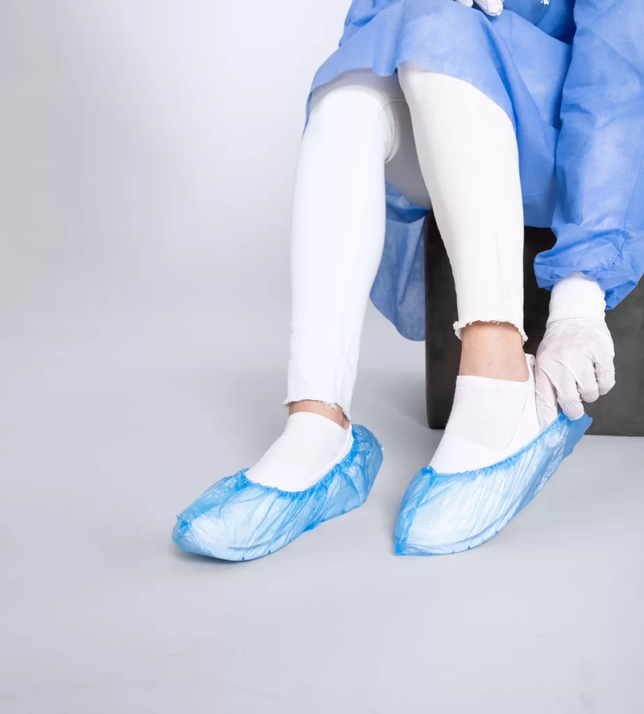 Produktfotografie mit Model Schuhüberzieher Einfach